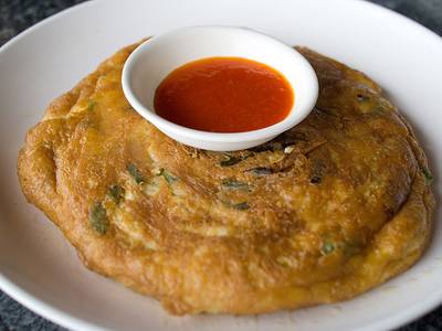 ไข่เจียวปู นิ่มๆ ไม่เจอปู ไม่ผ่าน เอาไป 2/5 ที่ ร้านอาหาร มุมอร่อย นาเกลือ