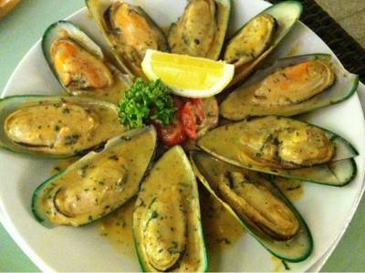 หอยแมลงภู่อบเบียร์Hoegaarden ที่ ร้านอาหาร “Belgian Beer Fest” at K-village
