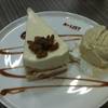 Rum raisin cake & ice cream ที่ ร้านอาหาร A-list