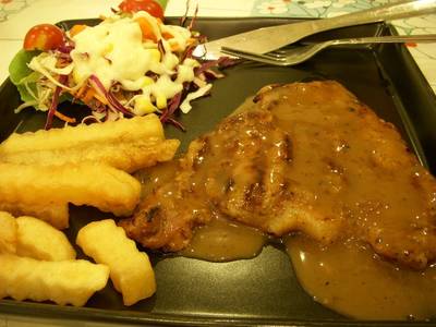เสต็กหมู ที่ ร้านอาหาร Inspire Salad เสต็กหมู ที่ ร้านอาหาร Inspire Salad