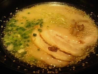 ชามนี้แนะนำ Shio Tonkotsu Chasumen น้ำซุบเข้มข้น หอมกลิ่นหมูย่าง ที่ ร้านอาหาร Chabuton Central Ladprao