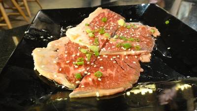 เนื้อสันนอกวากิว (Joe Rosu Wagyu) ที่ ร้านอาหาร WaQ Yakiniku Siam Paragon