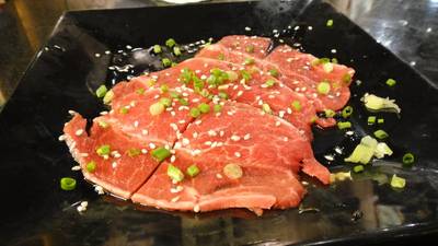 เนื้อใบพายออสเตรเลีย (Wagyu Top Blade) ที่ ร้านอาหาร WaQ Yakiniku Siam Paragon