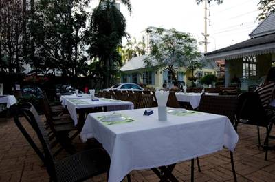 สบายๆ ครับ ที่ ร้านอาหาร Secret Garden สาทร