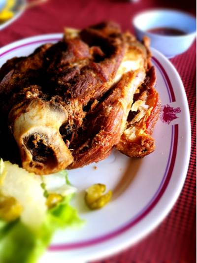 ร้านอาหาร พิณทองเรือนแพกุ้งเผา