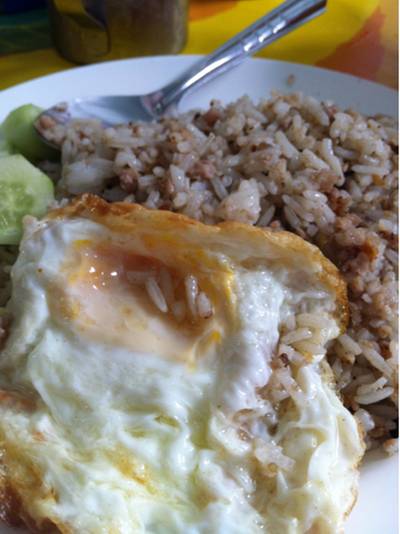 ข้าวผัดหนำเลี๊ยบ+ไข่ดาว ที่ ร้านอาหาร ก๋วยจั๊บญวน