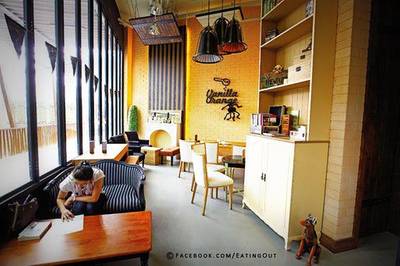 ร้านอาหาร Vanilla Orange The Nine