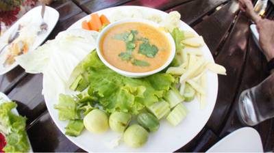 ร้านอาหาร ริมผา ลาภิน
