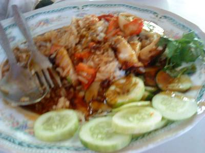 จะถ่ายแระจ้า แต่ถ่ายไม่ทันพ่อกิน 555+  ที่ ร้านอาหาร หมูเย็น(เจ้าเก่า)