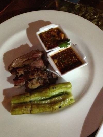 เนื้อริบอายย่างจิ้มแจ่ว  ที่ ร้านอาหาร Vita Bistro