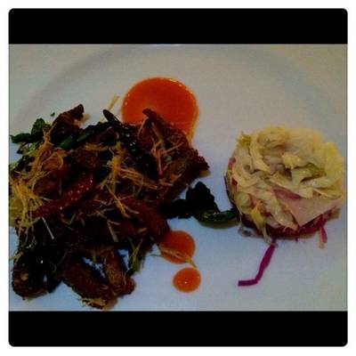 เนื้อทอดจัดจ้าน ที่ ร้านอาหาร Vita Bistro
