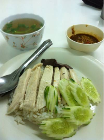 ข้าวมันไก่ ไม่เอาหนัง ที่ ร้านอาหาร ข้าวมันไก่ เจ๊อ้วน