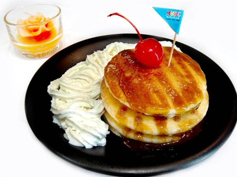 แพนเค้กน้ำผึ้ง ของหวานอันดับ 1 ของมิวสิครูม ที่ ร้านอาหาร Music Room Hua Hin