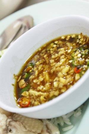 แต่น้ำจิ้มยังไม่โอเท่าไหร่ ที่ ร้านอาหาร สมบูรณ์ไทย