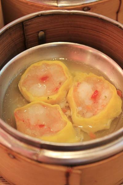 ไข่ม้วนไส้กุ้ง ที่ ร้านอาหาร Hongkong Noodle เมเจอร์ รัชโยธิน
