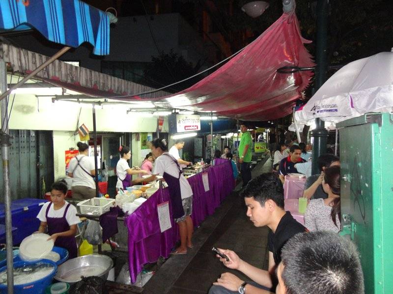 ร้านอาหาร สเต็กลุงหนวด ซอยตากสิน 5