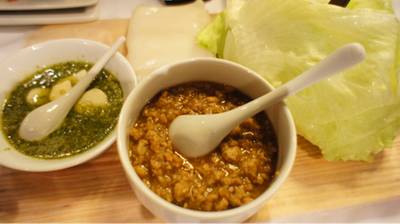 ก๋วยเตี๋ยวห่อหมู(จำชื่อไม่ค่อยได้) ที่ ร้านอาหาร Greyhound Cafe Avenue รัชโยธิน