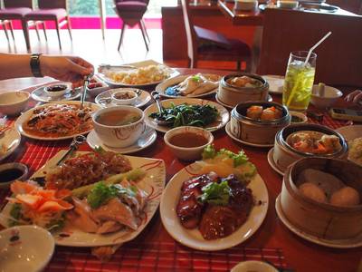 รูปที่ 5 อาหารที่สั่งมาทั้งหมด (กินกัน 3 คน) ที่ ร้านอาหาร Hong Kong Fisherman Suki & Restaurant