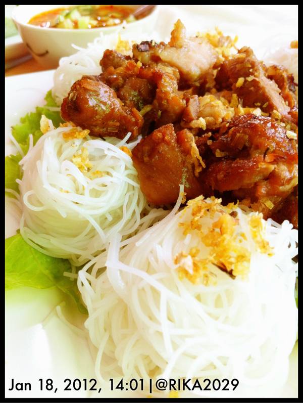เส้นหมี่หมูย่าง ที่ ร้านอาหาร มุก เวียดนาม ลาดพร้าว-วังหิน 38