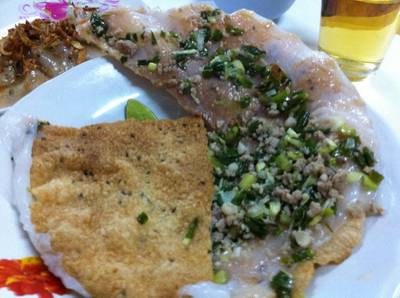 ข้าวเกรียบปากหม้อแบบกรอบ ที่ ร้านอาหาร เจ๊เรียน