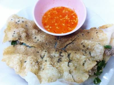 ข้าวเกรียบปากหม้อแบบกรอบ ที่ ร้านอาหาร เจ๊เรียน