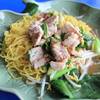 บะหมี่ขลุกขลิกกระดูกอ่อน ที่ ร้านอาหาร ก๋วยเตี๋ยว 5 รส สูตรมะนาว