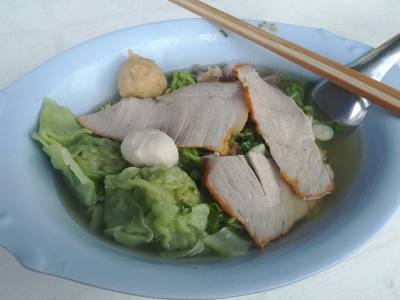 เกี้ยวยักษ์อร่อยมาก ที่ ร้านอาหาร ชัยเชิญชิม
