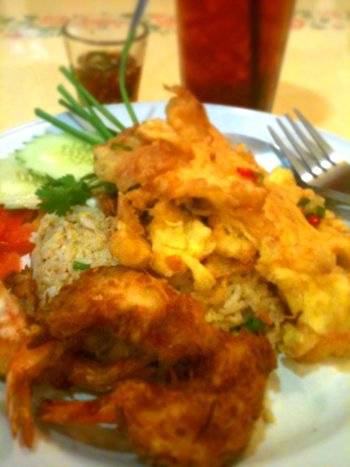 ข้าวผัด-กุ้งทอด ที่ ร้านอาหาร Little Big