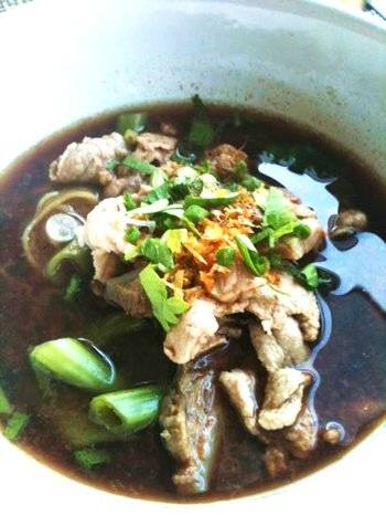 ก๋วยเตี๋ยวหมูรวม ที่ ร้านอาหาร เตี๋ยวหน้าคลัง ทองหล่อ 13 (Seenspace)