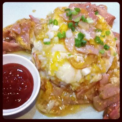 ข้าวเบคอนไข่ขยี้ ที่ ร้านอาหาร กระเพราไข่ระเบิด ข้าวเบคอนไข่ขยี้ ที่ ร้านอาหาร กระเพราไข่ระเบิด