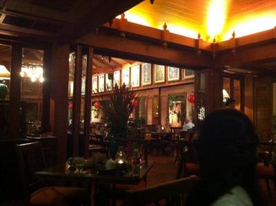 ร้านอาหาร บ้านขนิษฐา สาทร