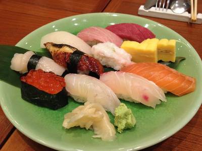 Nigiri Sushi Mori Tokujyo Deluxe ที่ ร้านอาหาร The Grill Tokyo
