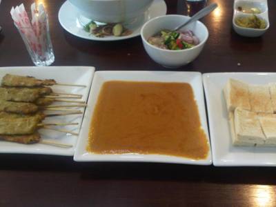 หมูสะเต๊ะ  ที่ ร้านอาหาร ภัค เบเกอรี่