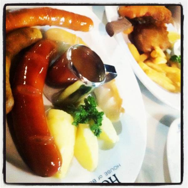 ไส้กรอกรวม , ฟิช&ชิฟ ที่ ร้านอาหาร HOBS Bar & Restaurant  Aree Garden