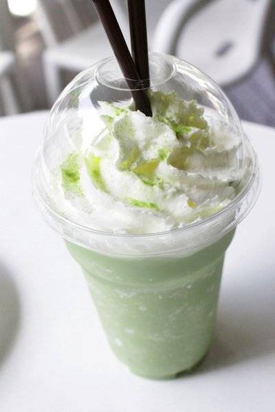 Green Tea Frappuchino ที่ ร้านอาหาร Brown Berry Cafe and Bar