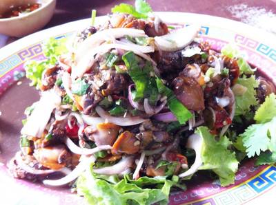 ยำหอยแครง ที่ ร้านอาหาร ย่งหลี