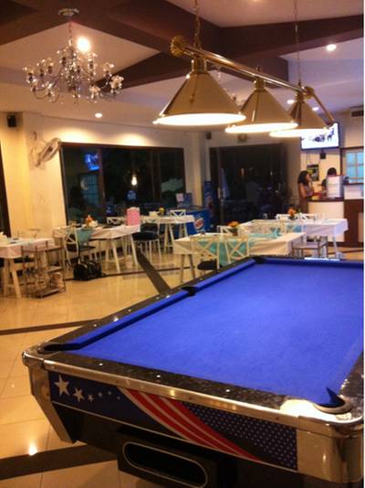 ร้านอาหาร The Pool ริมสระว่ายน้ำ พิมานชล2