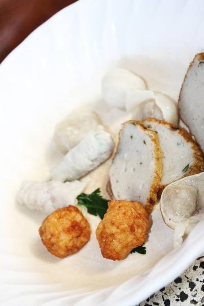 ลูกชิ้นปลาลวกจิ้ม (ลูกชิ้นแคะ) ที่ ร้านอาหาร เซี๊ยะก๋วยเตี๋ยวปลา