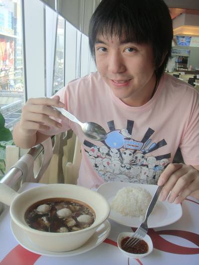 กินละคร้าบบ ^^ ที่ ร้านอาหาร ก๋วยเตี๋ยวเนื้อตุ๋น รางน้ำ
