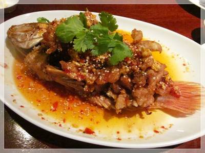 ปลาทับทิมราดพริก ที่ ร้านอาหาร บ้านท้ายซอย