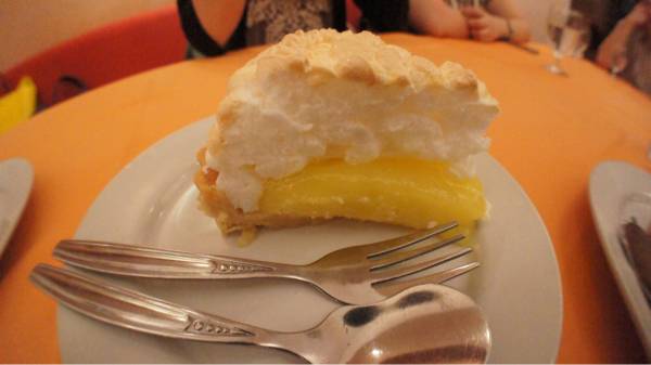 1. ที่ ร้านอาหาร ปันปัน
