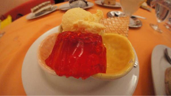 3. ที่ ร้านอาหาร ปันปัน