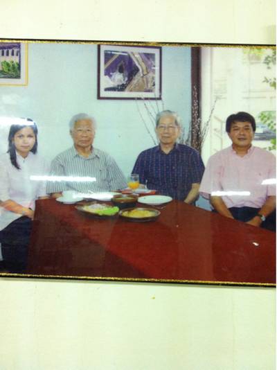 อาหม่อมมาชิม ยกนิ้วให้พี้เอ๊วเจ้าของ!!! ที่ ร้านอาหาร ครัวโอวี