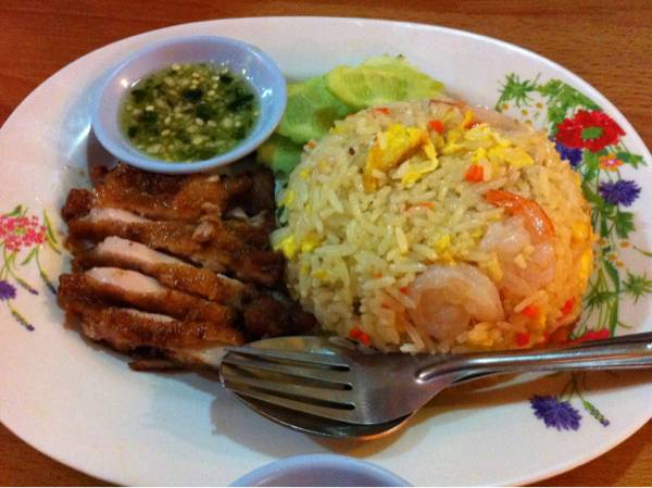 ข้าวผัดกุ้ง, ไก่อบ ที่ ร้านอาหาร ไก่รสทิพย์