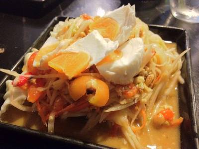 ส้มตำไข่เค็ม ที่ ร้านอาหาร Yesss ! ครก