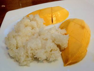 ข้าวเหนียวมะม่วง ที่ ร้านอาหาร ครัวในบ้าน