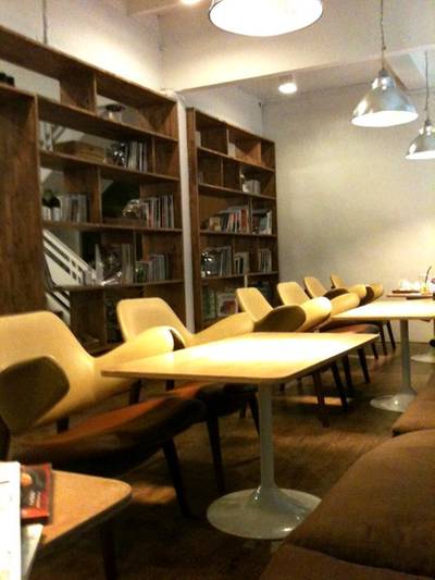 ร้านอาหาร ไล-บรา-รี่ (Library)