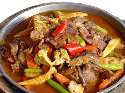 เนื้อโพนกระทะร้อน อร่อยครบสูตร ที่ ร้านอาหาร ร้านอาหารจานเปล