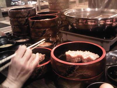 ร้านอาหาร Hajime Robot Restaurant