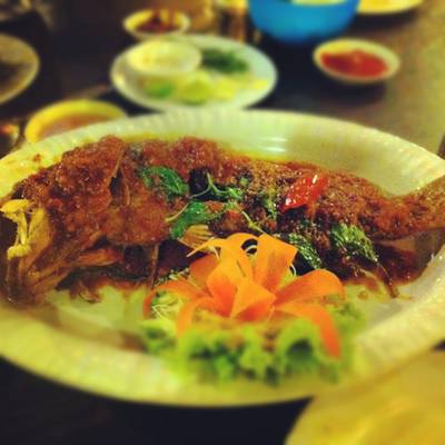 ร้านอาหาร บ้านกลางกรุง